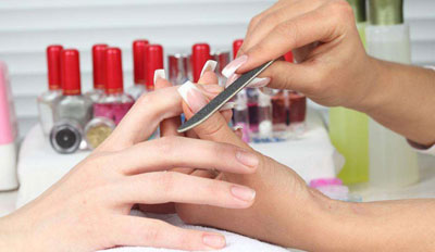 How to Apply Gel Nail Polish?